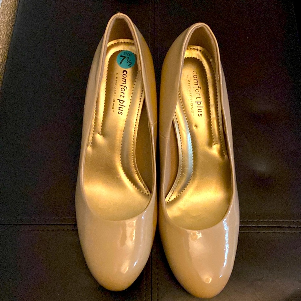 Nude pump’s